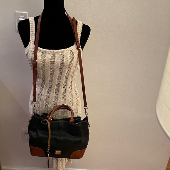 Dooney & Bourke Black and Brown 1975 Leather Shoulder Bag - Preloved - Picture 3 of 16